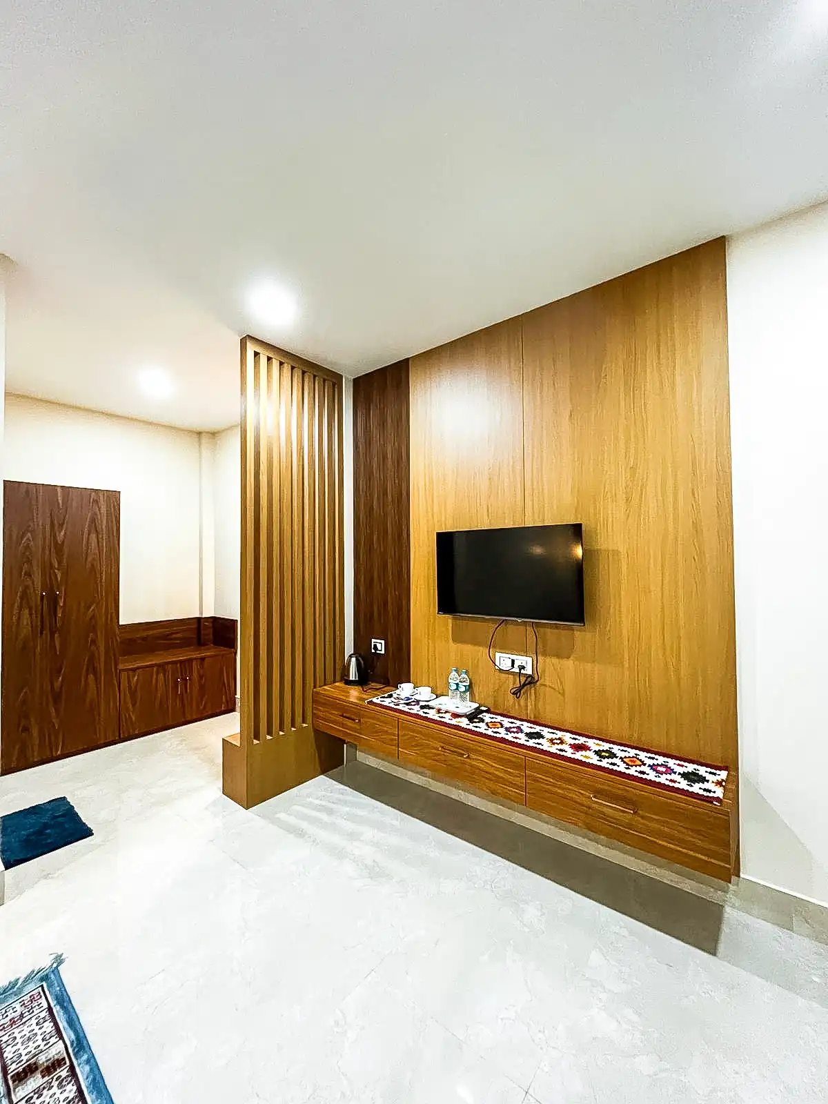 Deluxe room with TV unit